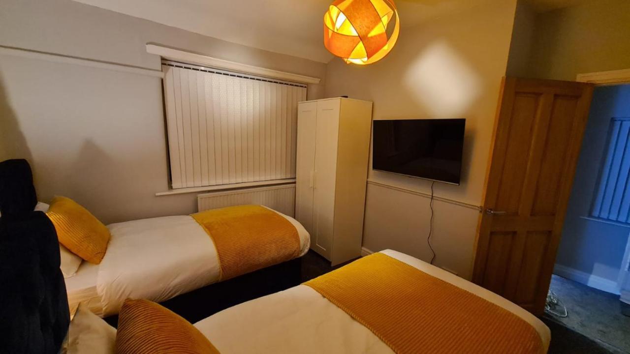 Stunning Holiday Home. Free Parking. 曼彻斯特 外观 照片